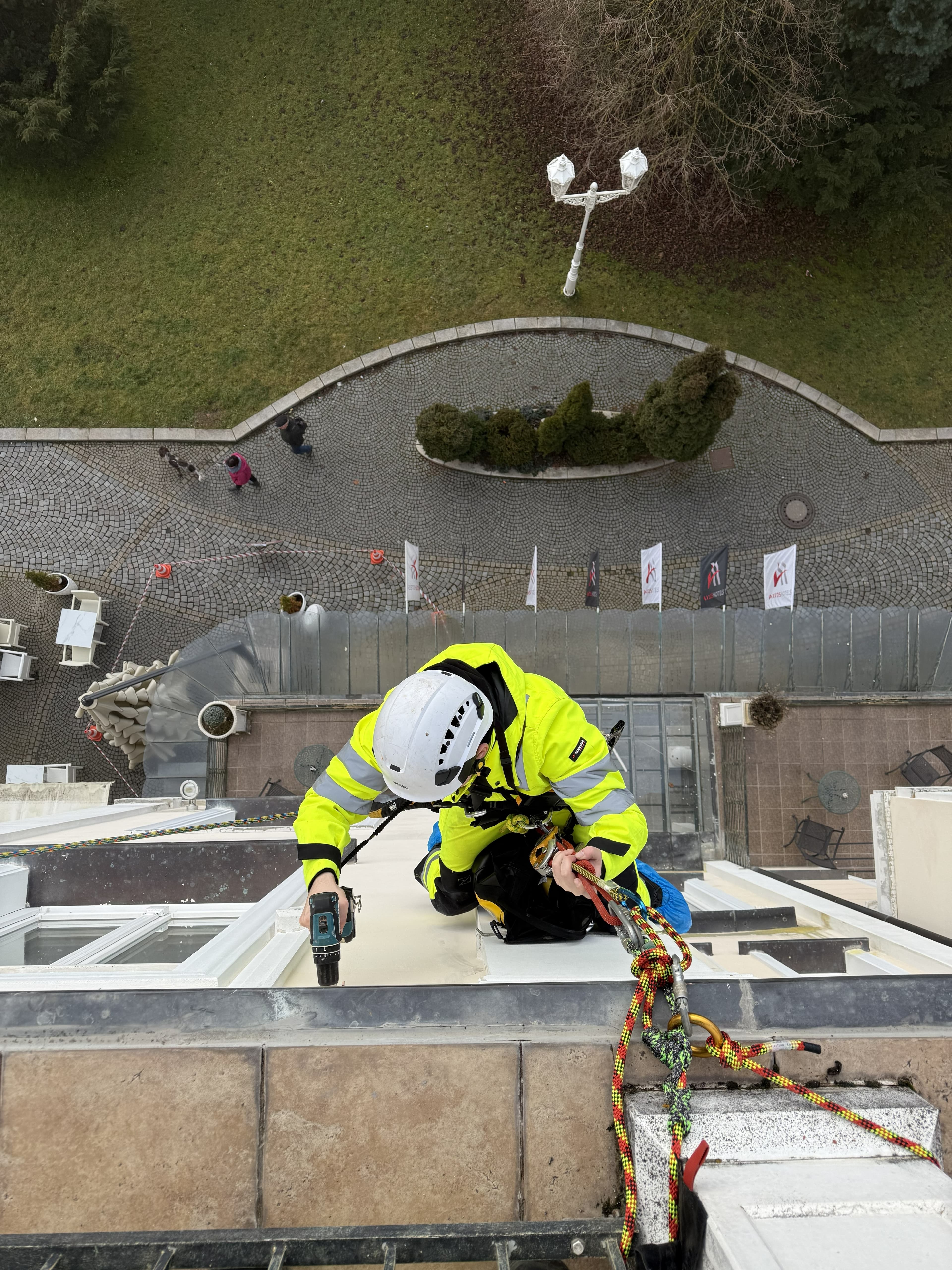 Instalace světel ve výšce